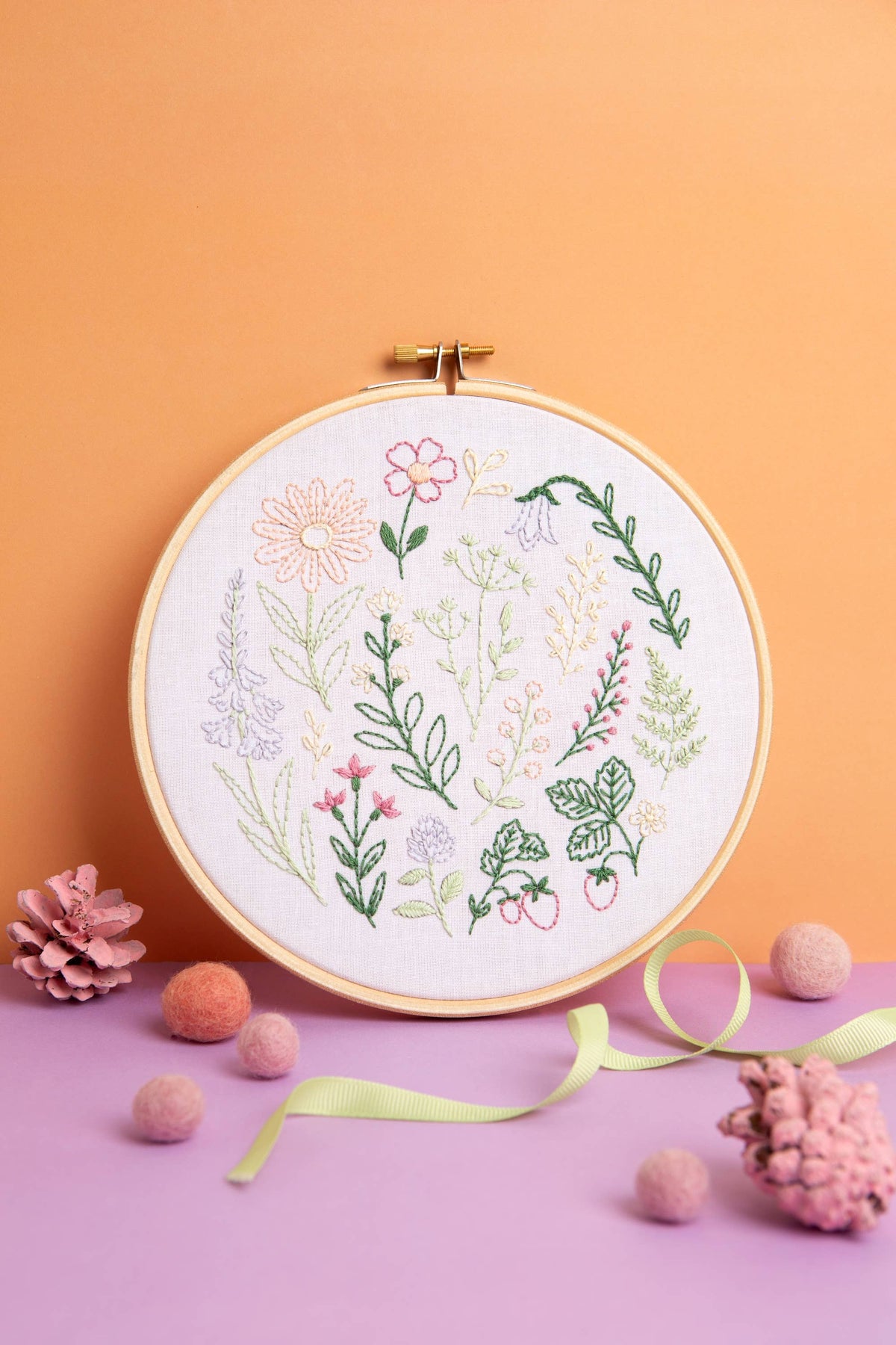 English Garden Embroidery Kit | Beginner Craft Kit
