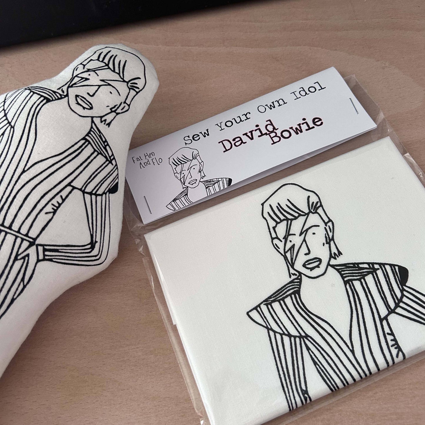 DAVID BOWIE - Sew Your Own Idol Kit