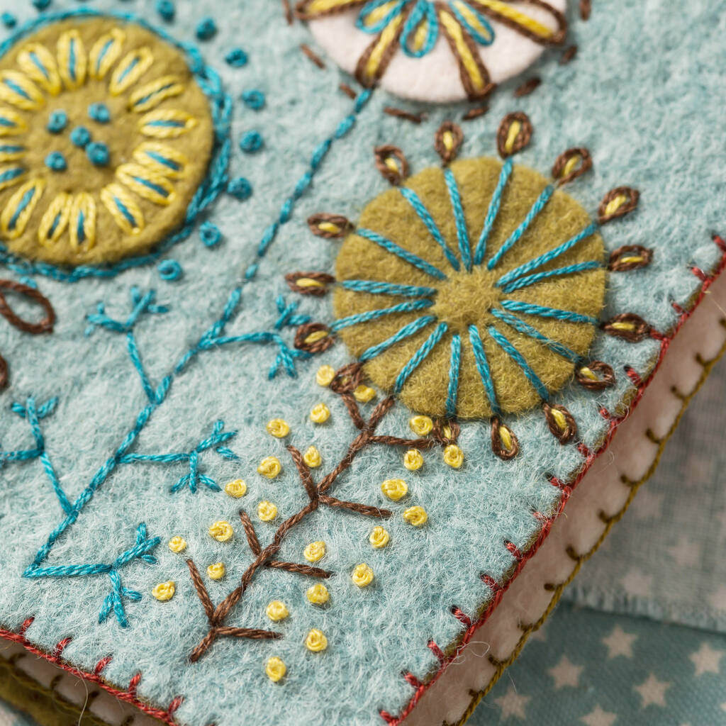Needle Case Felt Craft Mini Kit Corinne Lapierre