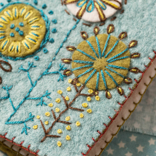Needle Case Felt Craft Mini Kit Corinne Lapierre