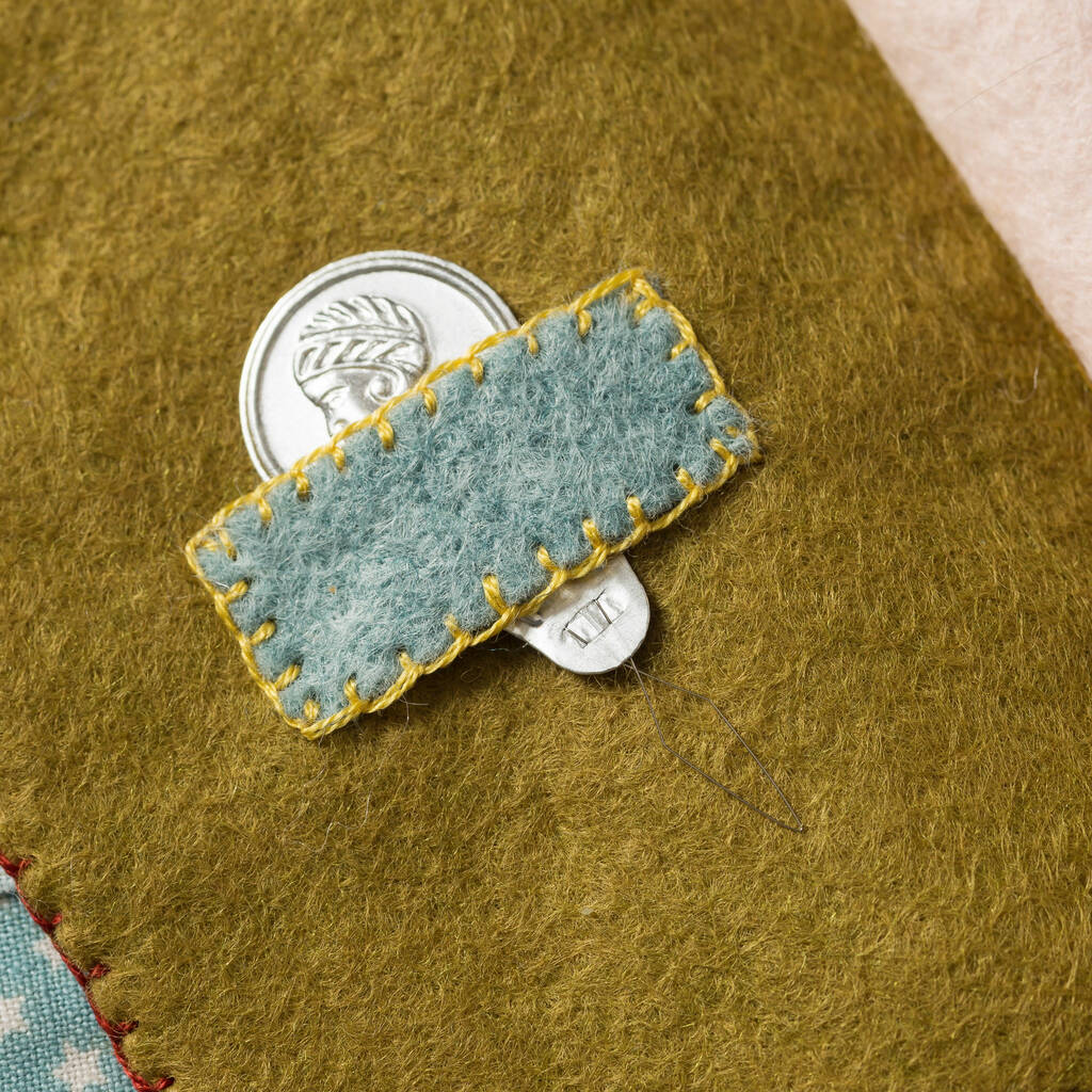 Needle Case Felt Craft Mini Kit Corinne Lapierre