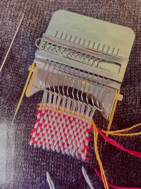 Mini weaving loom