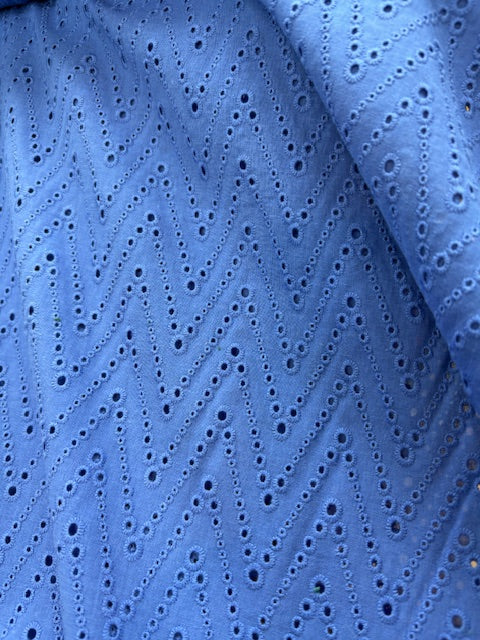 Anglaise Cotton ZigZag - periwinkle blue