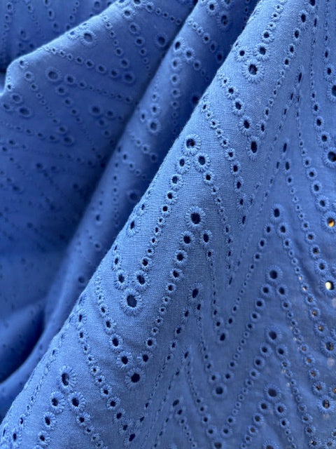 Anglaise Cotton ZigZag - periwinkle blue