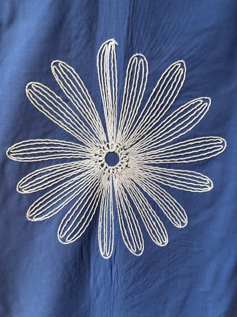 COTTON EMBROIDERY FLOWERS - denim blue