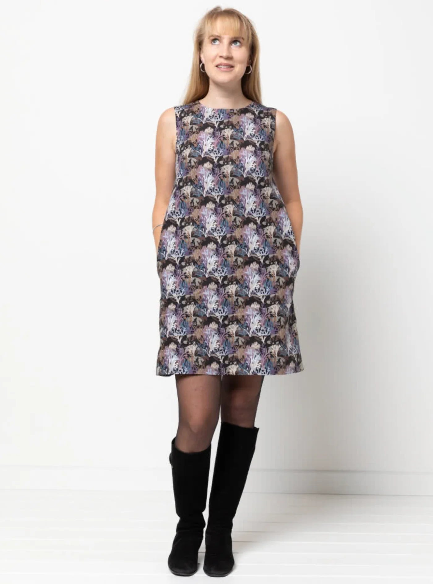 Style Arc June Sheath Dress