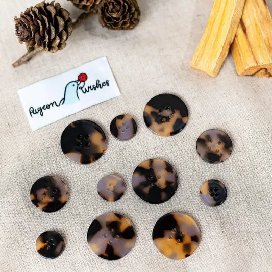 Pigeon wishes Beguiled buttons 10mm