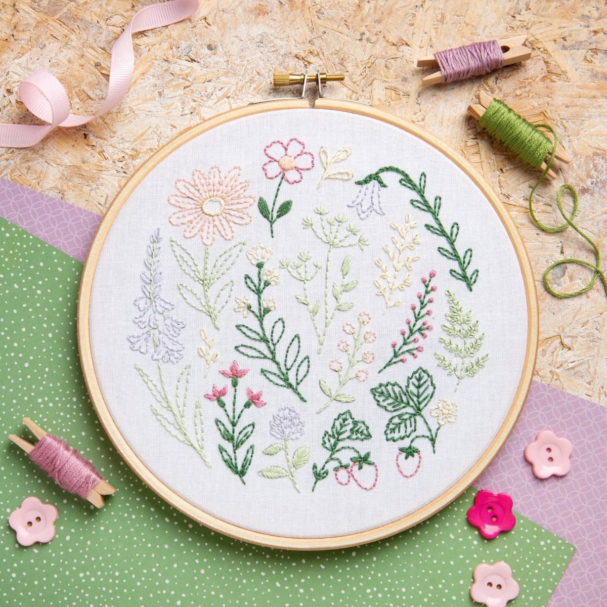 English Garden Embroidery Kit | Beginner Craft Kit