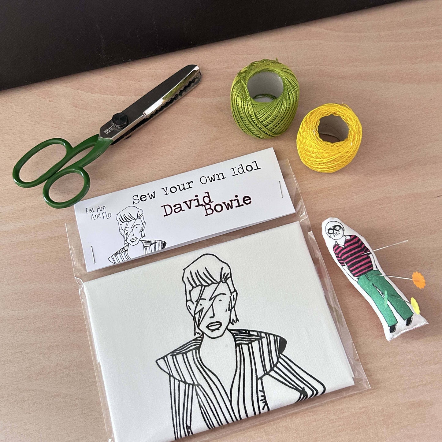 DAVID BOWIE - Sew Your Own Idol Kit